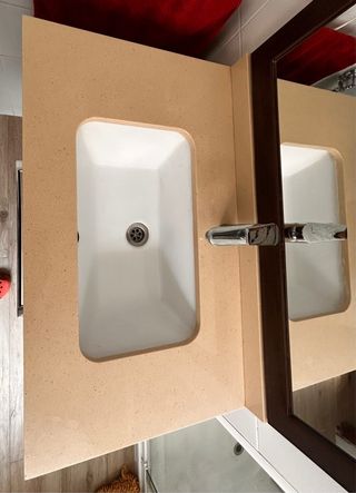 Mueble de baño con espejo