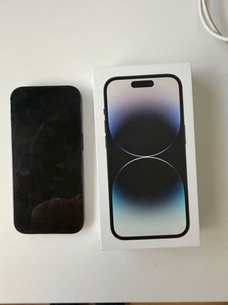 iPhone 14 Pro + 4 fundas y cargador