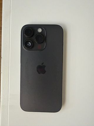 iPhone 14 Pro + 4 fundas y cargador