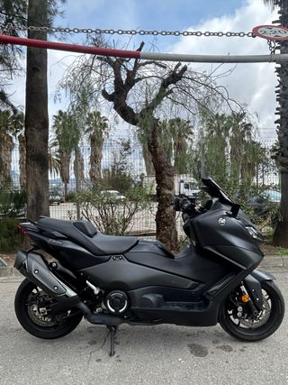 Yamaha TMAX 560 Negra