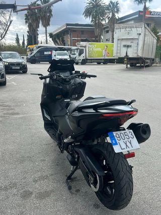 Yamaha TMAX 560 Negra