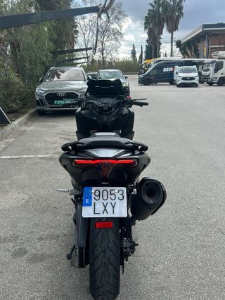 Yamaha TMAX 560 Negra
