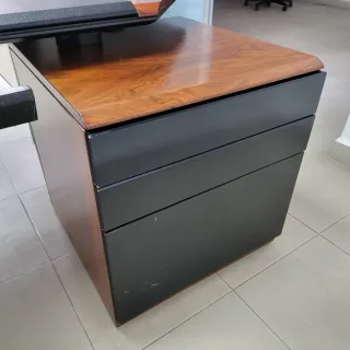 Escritorio de oficina madera y metal