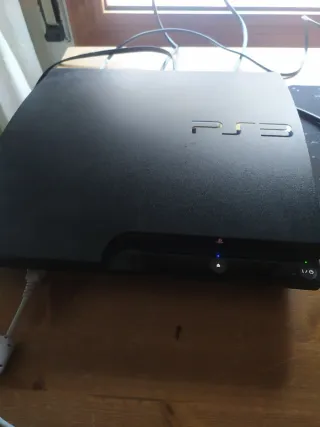 PlayStation 3 CECH-2504B 320GB + Juegos