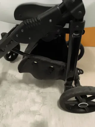 Carro de bebé con silleta gris