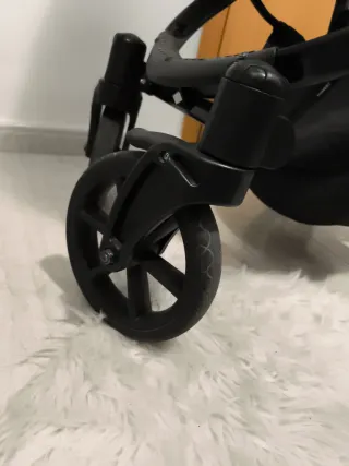 Carro de bebé con silleta gris