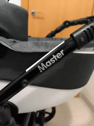 Carro de bebé con silleta gris