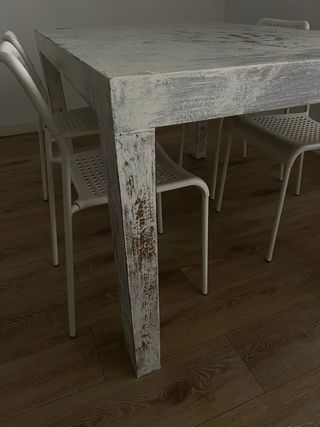 Mesa comedor + 4 sillas blancas