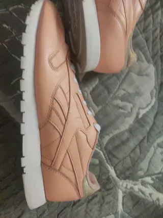 Zapatos Reebok Rosa y Blanco