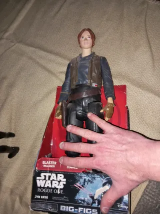 Lote de muñecos y juguetes