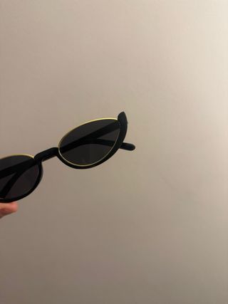 Occhiali da sole Y2k neri e oro