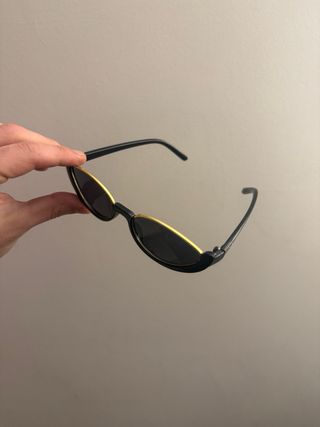 Occhiali da sole Y2k neri e oro