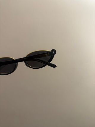 Occhiali da sole Y2k neri e oro