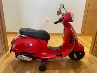 Moto Eléctrica Infantil Vespa Roja