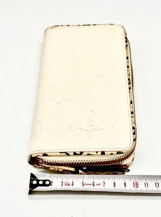 Cartera Louis Vuitton Beige