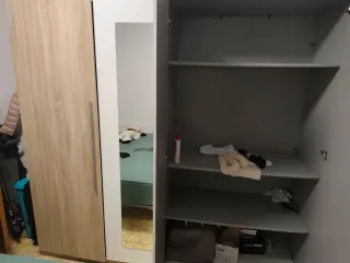 Armario puertas madera y espejo