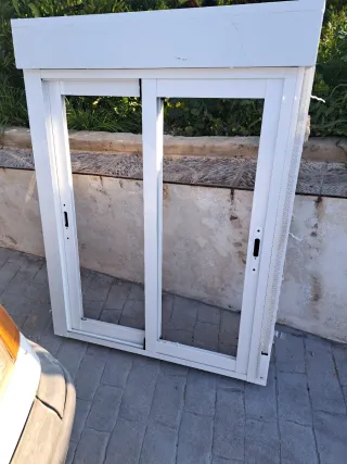 Ventana aluminio con persiana