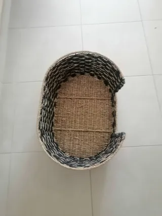 Cama para perro mediana tejida