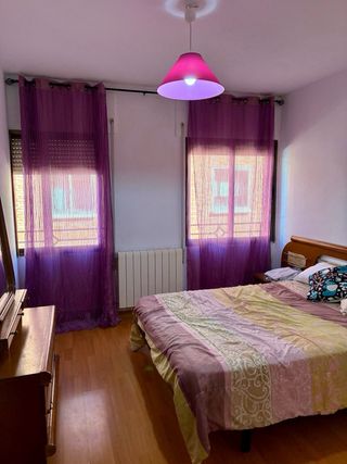 Se alquila habitación a chicas !!