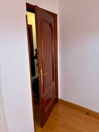 Se alquila habitación a chicas !!