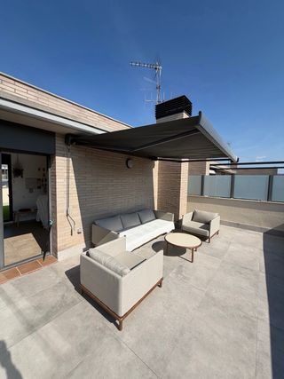 Toldo ZEFIR motorizado 300x250 NUEVO