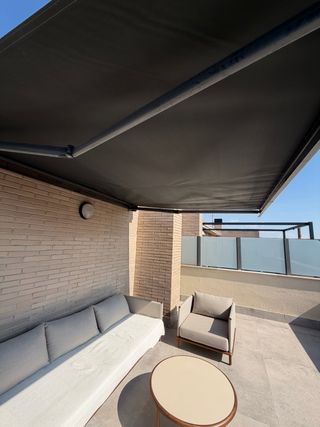 Toldo ZEFIR motorizado 300x250 NUEVO