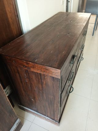 Cómoda colonial de madera