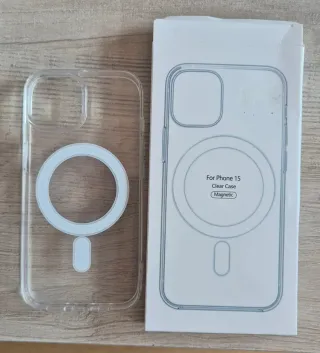 Funda iPhone 15 Transparente Magnética