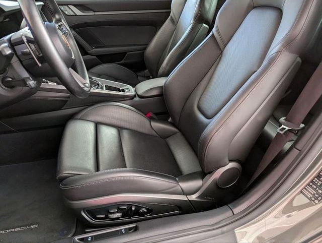 Porsche 911 992 CARRERA 4S