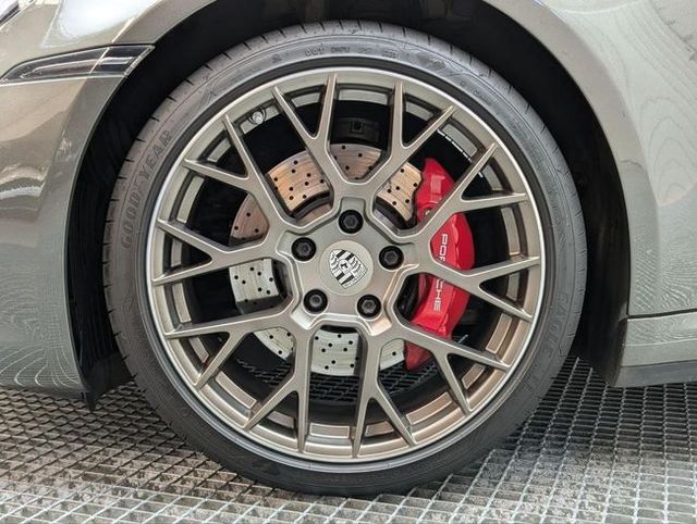 Porsche 911 992 CARRERA 4S