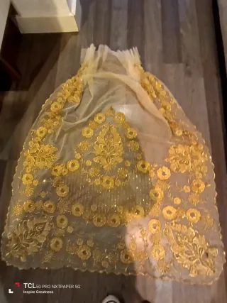 Manteletas Adulto Oro