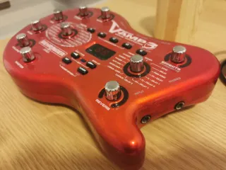 Behringer VAMP3 Amplificador Guitarra Virtual