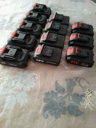 Lote  8 Baterías Li-Ion 21V y 28V (((( Nuevo))))