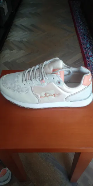 Zapatillas Mustang Mujer Beige y Rosa