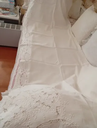 Sábana de hilo bordada blanca