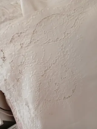 Sábana de hilo bordada blanca