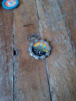 Tazos Pokémon y Helicóptero de Juguete