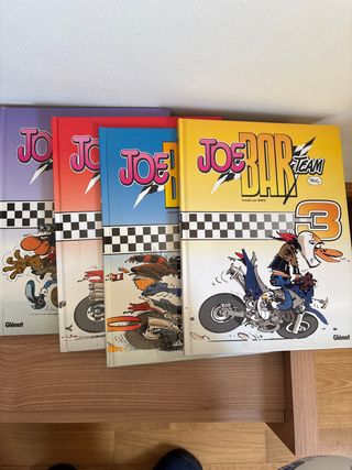 Lote 4 comics joe bar