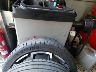 Michelin Pilot Sport 4 225/40ZR18 92Y