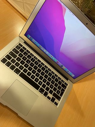 MACBOOK AIR 2017 – CUIDADÍSIMO + PACK COMPLET