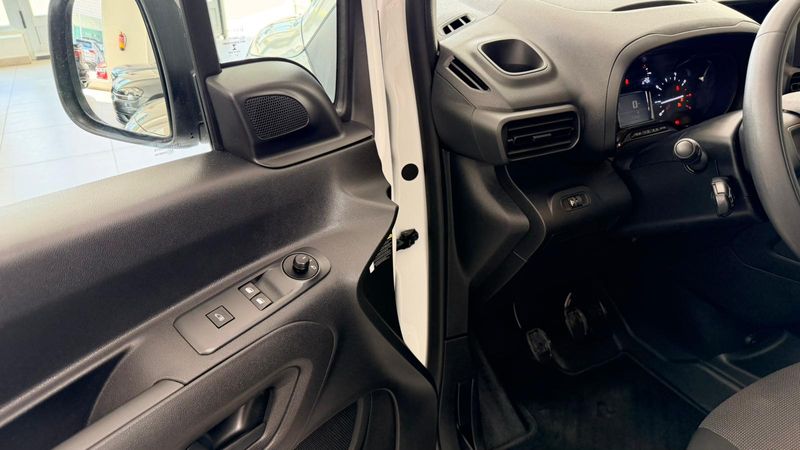 Citroën Berlingo 2022, foto 25