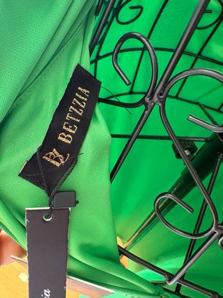 Vestido verde longo com recortes S Betzzia