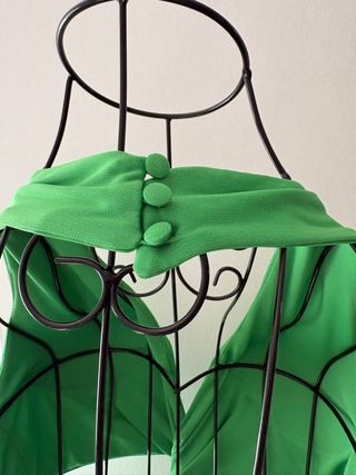 Vestido verde longo com recortes S Betzzia