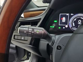 Lexus ES 2.5 300h Luxury