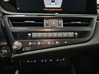 Lexus ES 2.5 300h Luxury