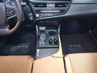 Lexus ES 2.5 300h Luxury