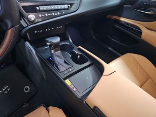 Lexus ES 2.5 300h Luxury