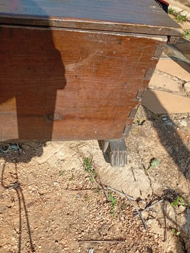 Arca antigua de madera