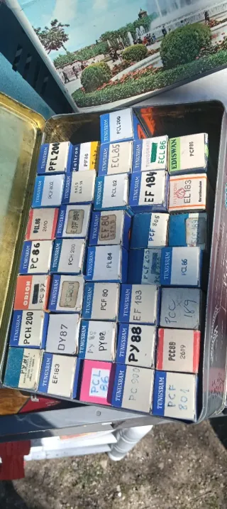 Componentes electrónicos y válvulas vintage