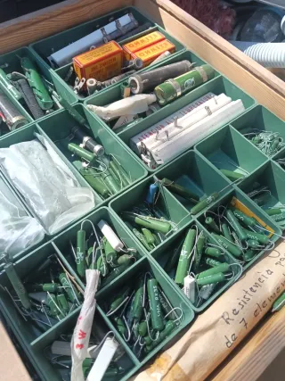 Componentes electrónicos y válvulas vintage